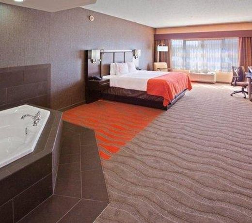 Holiday Inn Express Hotel And Suites Columbus Edinburgh