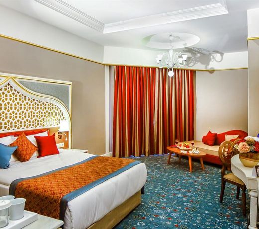 Royal Taj Mahal Hotel