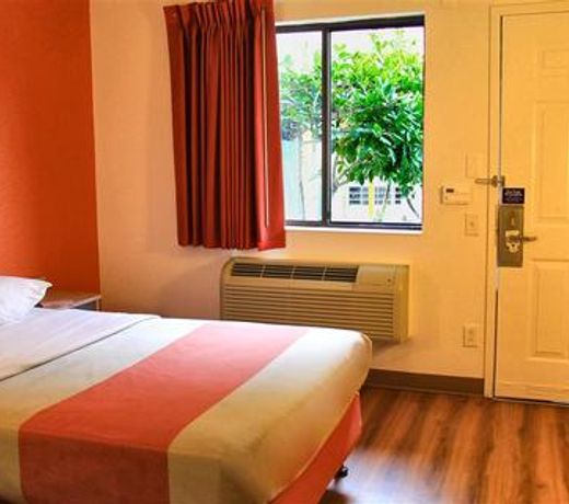 Motel 6-Enfield, CT - Hartford