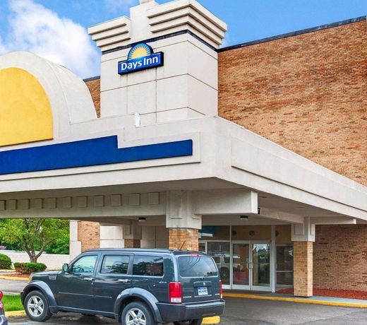 Days Inn by Wyndham Livonia - Detroit