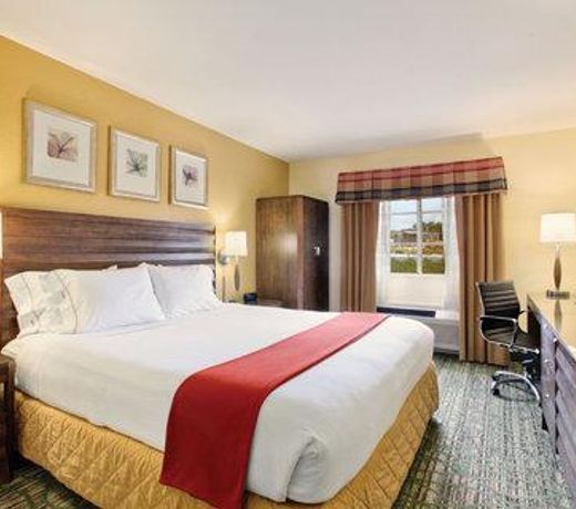 Holiday Inn Express Hotel & Suites San Diego-Escondido, an IHG Hotel