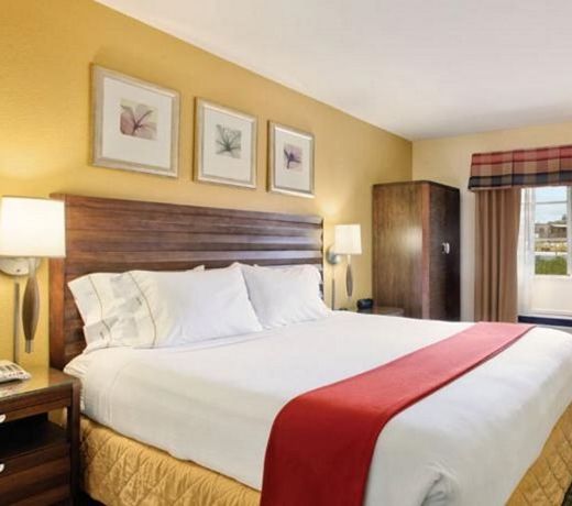 Holiday Inn Express Hotel & Suites San Diego-Escondido, an IHG Hotel