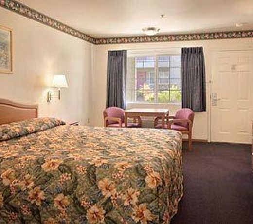 Super 8 by Wyndham Willits