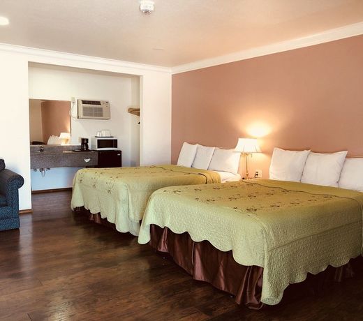 Holiday Lodge