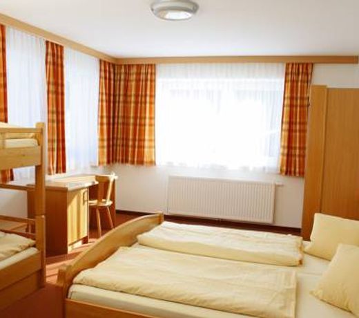 JUGENDHOTEL AICHER