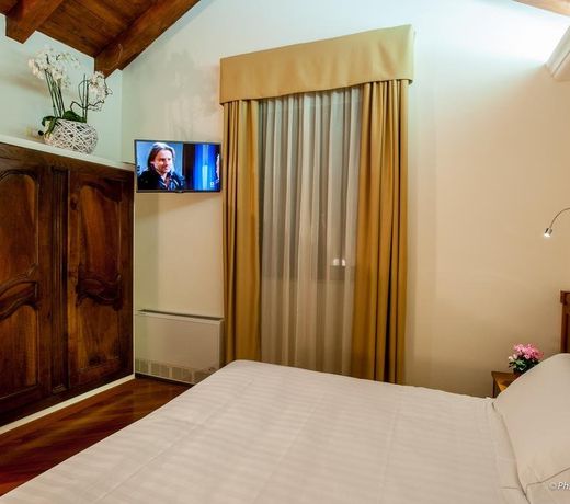 Hotel Flora