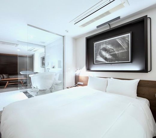 Rock Star Hotel