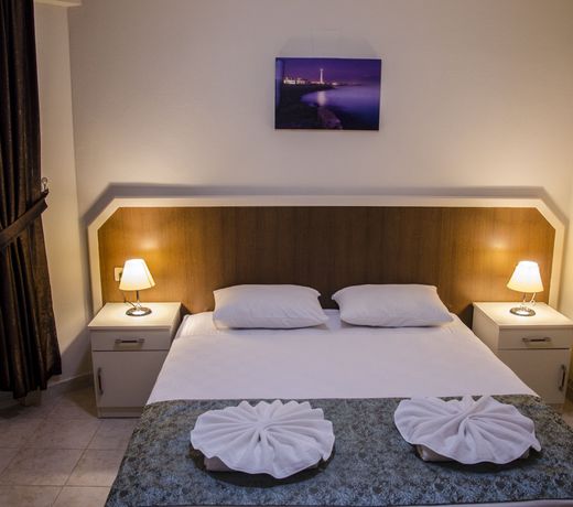 Yaprak Hotel