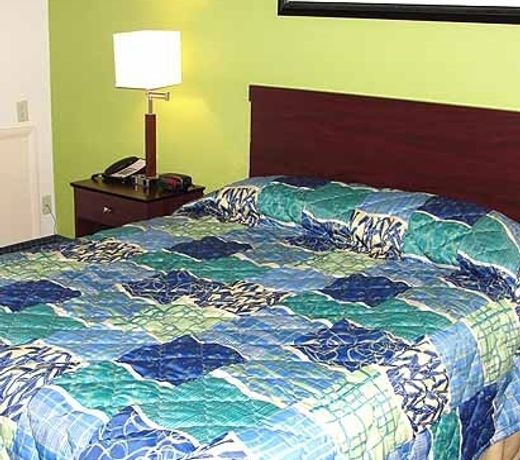 Airport Waterfront Inn