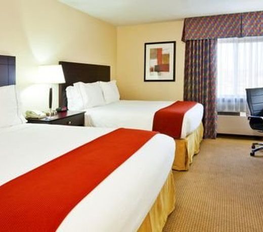 HOLIDAY INN EXPRESS HOTEL & SUITES GOODLETTSVILLE
