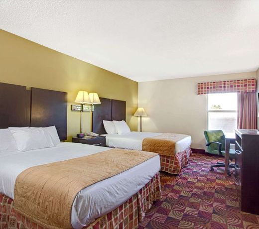 Days Inn & Suites by Wyndham Ridgeland