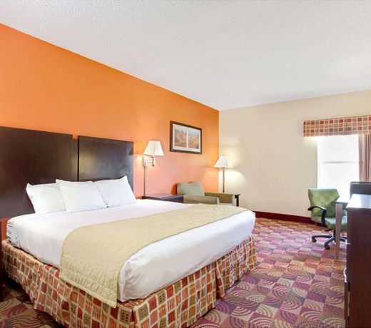 Days Inn & Suites by Wyndham Ridgeland