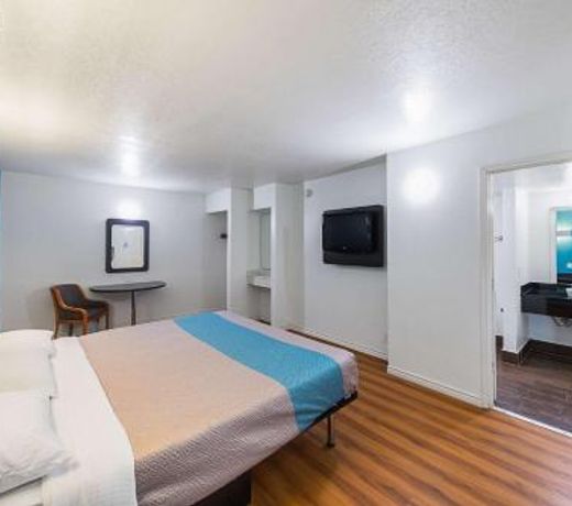 Motel 6-Grand Prairie, TX - Interstate 30
