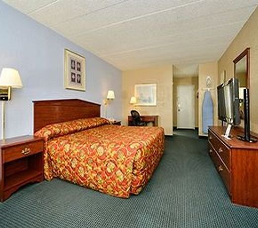 Super 8 by Wyndham Grand Prairie North