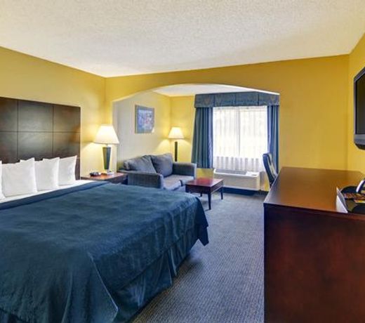 Quality Inn & Suites Grand Prairie