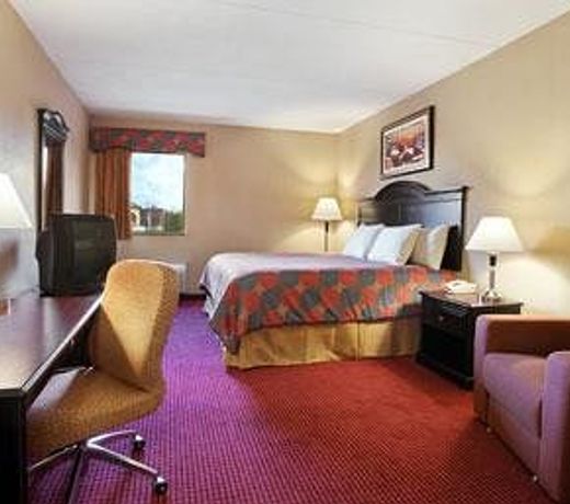 Days Inn & Suites by Wyndham Jeffersonville IN