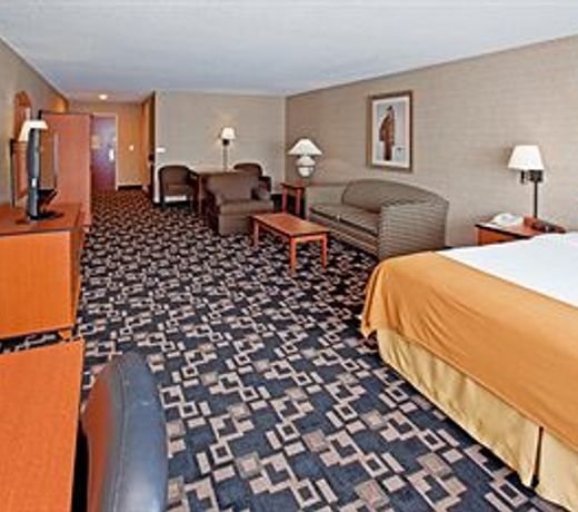 Holiday Inn Express Hotel & Suites Greenwood