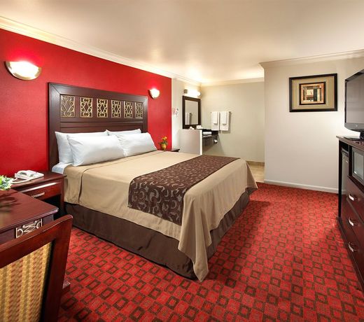 Studio Inn & Suites Downey