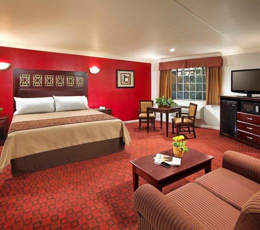 Studio Inn & Suites Downey