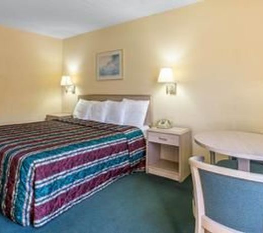 Travelodge by Wyndham Forsyth