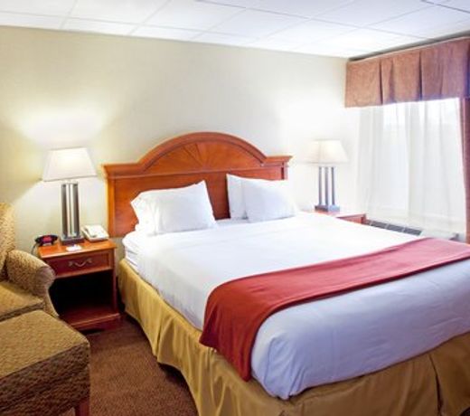 Holiday Inn Express Forsyth, an IHG Hotel