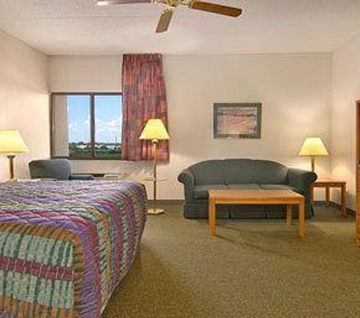 Baymont by Wyndham Janesville