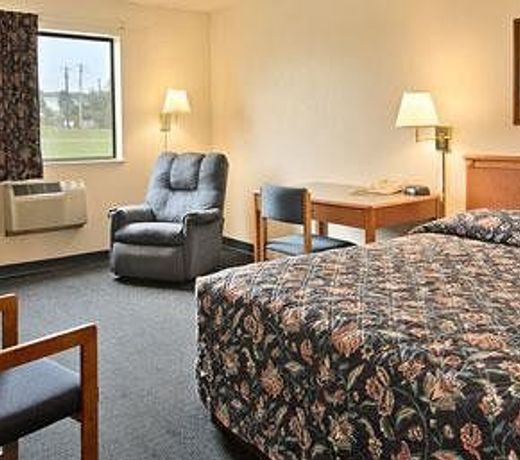 Super 8 By Wyndham Franklin/Middletown Area