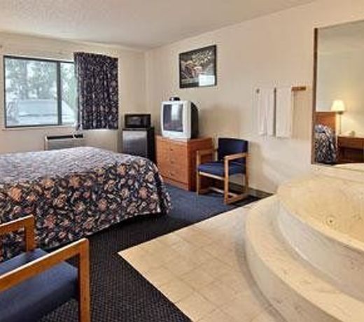 Super 8 By Wyndham Franklin/Middletown Area