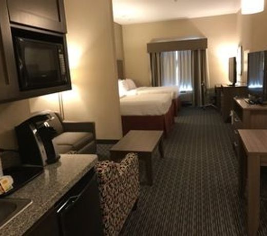 Holiday Inn Express & Suites Fredericksburg