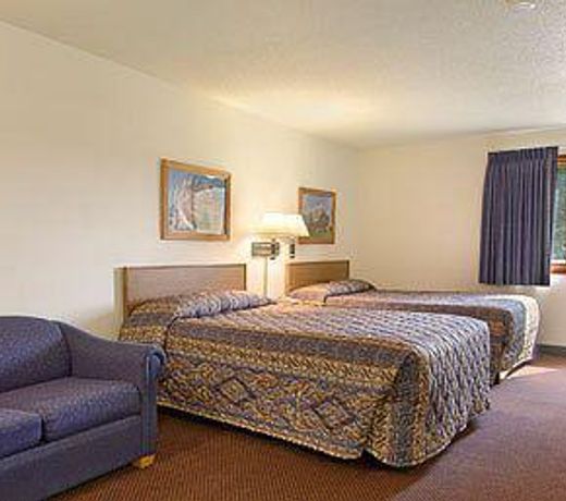 Super 8 by Wyndham Hot Springs