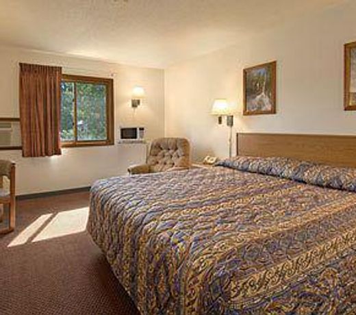 Super 8 by Wyndham Hot Springs