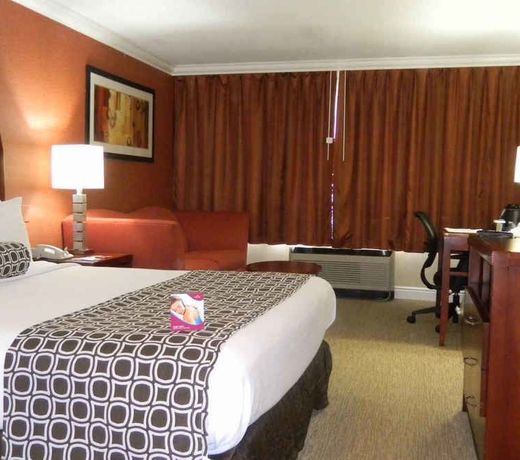Doubletree by Hilton Monroe Township Cranbury