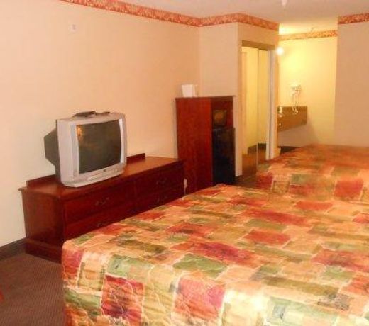 Magnolia Bay Hotel & Suites