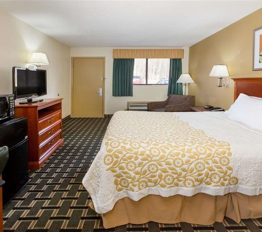 Days Inn by Wyndham Kent - Akron
