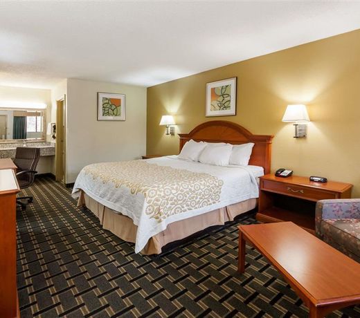Days Inn by Wyndham Kent - Akron