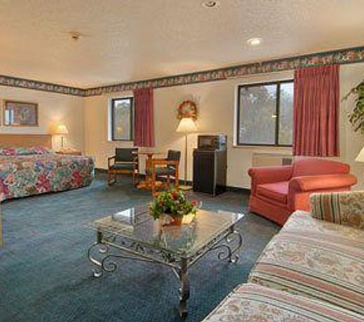Super 8 by Wyndham Kent/Akron Area