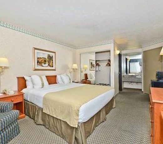 Ramada by Wyndham Kent Seattle Area