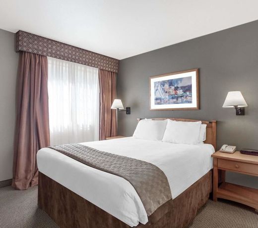 Hawthorn Suites by Wyndham Kent, WA