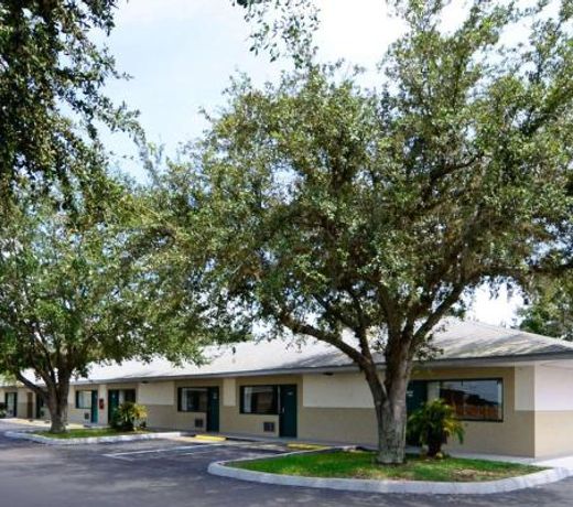 Rodeway Inn & Suites Haines City