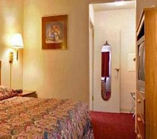 Harrisonville Inn & Suites