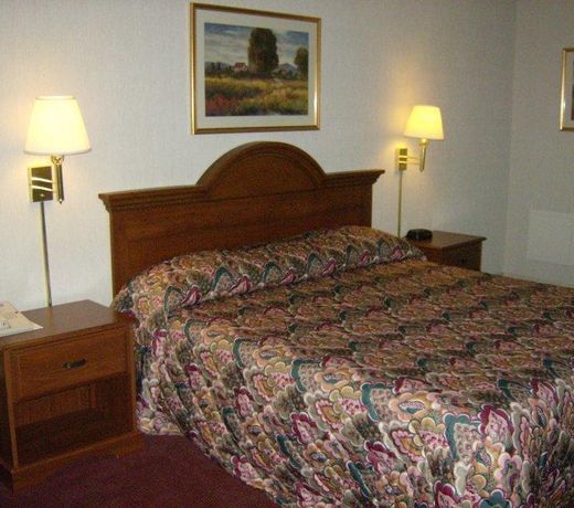 Harrisonville Inn & Suites