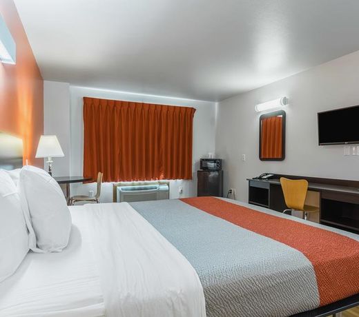 Motel 6-Hesperia, CA - West Main Street I-15