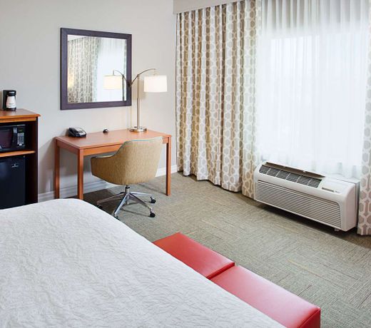 Hampton Inn & Suites Lancaster