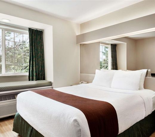 Microtel Inn & Suites Lodi