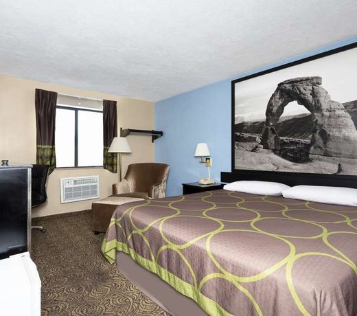 Super 8 by Wyndham Logan