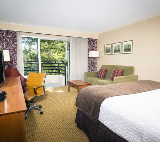 Crowne Plaza Portland - Lake Oswego, an IHG Hotel