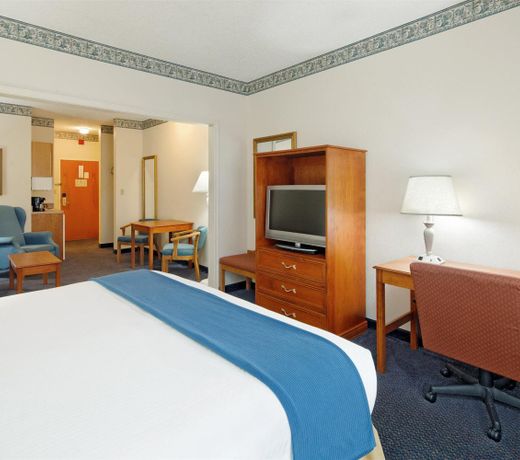 Holiday Inn Express Hotel & Suites Lancaster