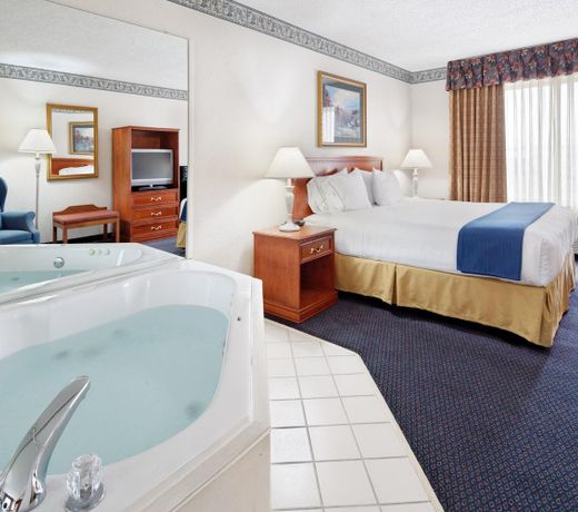 Holiday Inn Express Hotel & Suites Lancaster