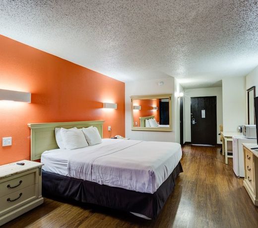 Skylight Inn Cleveland Willoughby
