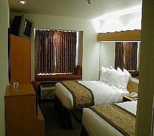Microtel Inn & Suites by Wyndham Altus